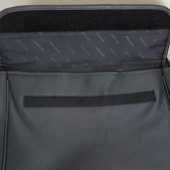 Targus Black Briefcase 16"X13"X4" - Picture 16 of 16